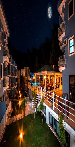 Kevser İnn Hotel Gece Ay Manzarası
