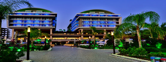 Adenya Hotel Resort İkiz Bina Görünümü
