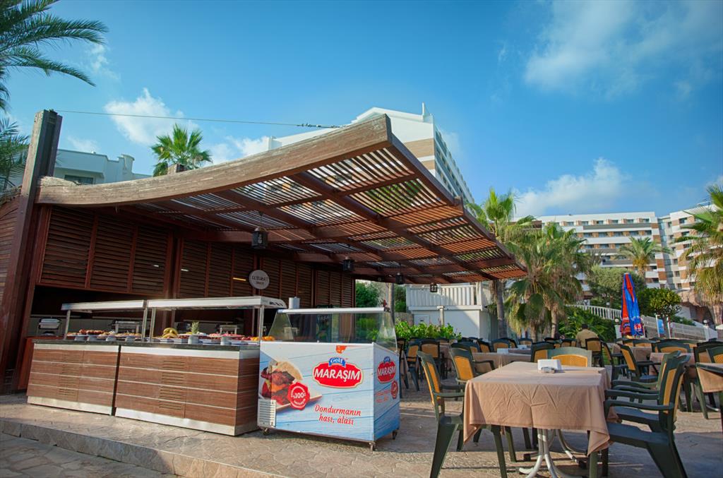 Adin Beach Hotel Bahçe Kafe