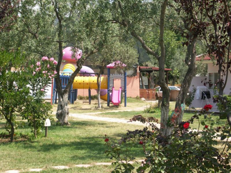Fıstıklı Çiçekevler Tatil Köyü Çocuk Parkı