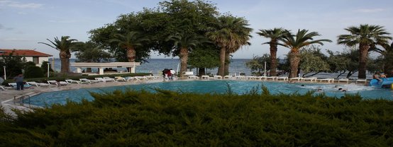 Grand Beyza Hotel Bahçeden Deniz Görünümü