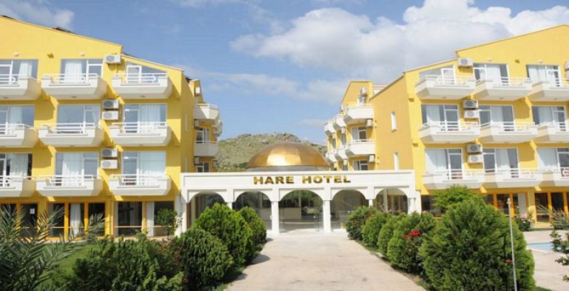 Hare Hotel Girişi