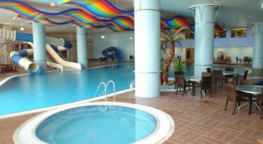 Sanitas Termal Hotel Kaydıraklı Havuz