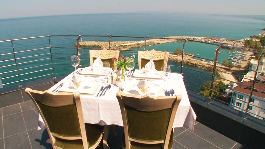 Sky Tower Hotel Açık Restaurant Manzarası