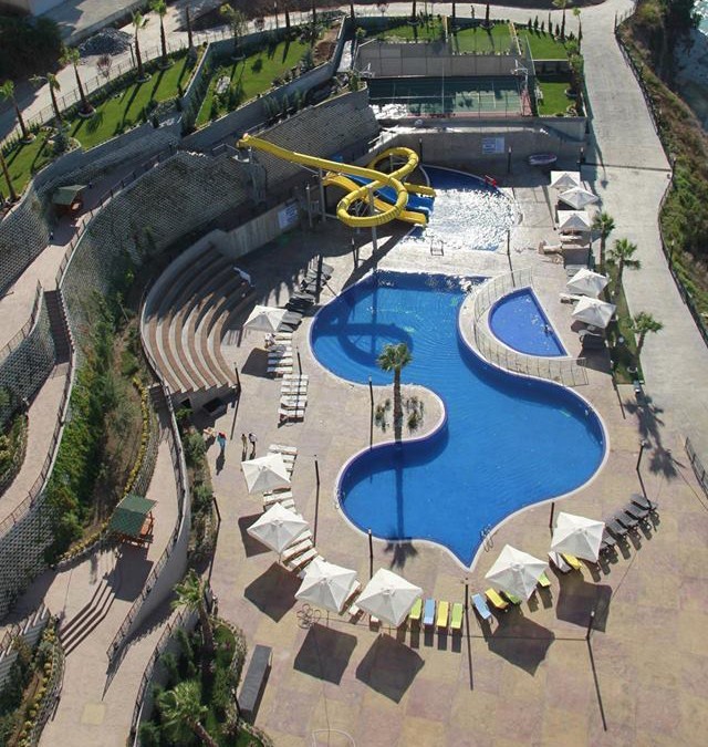 Sky Tower Hotel Dış Görünümü Bahçe